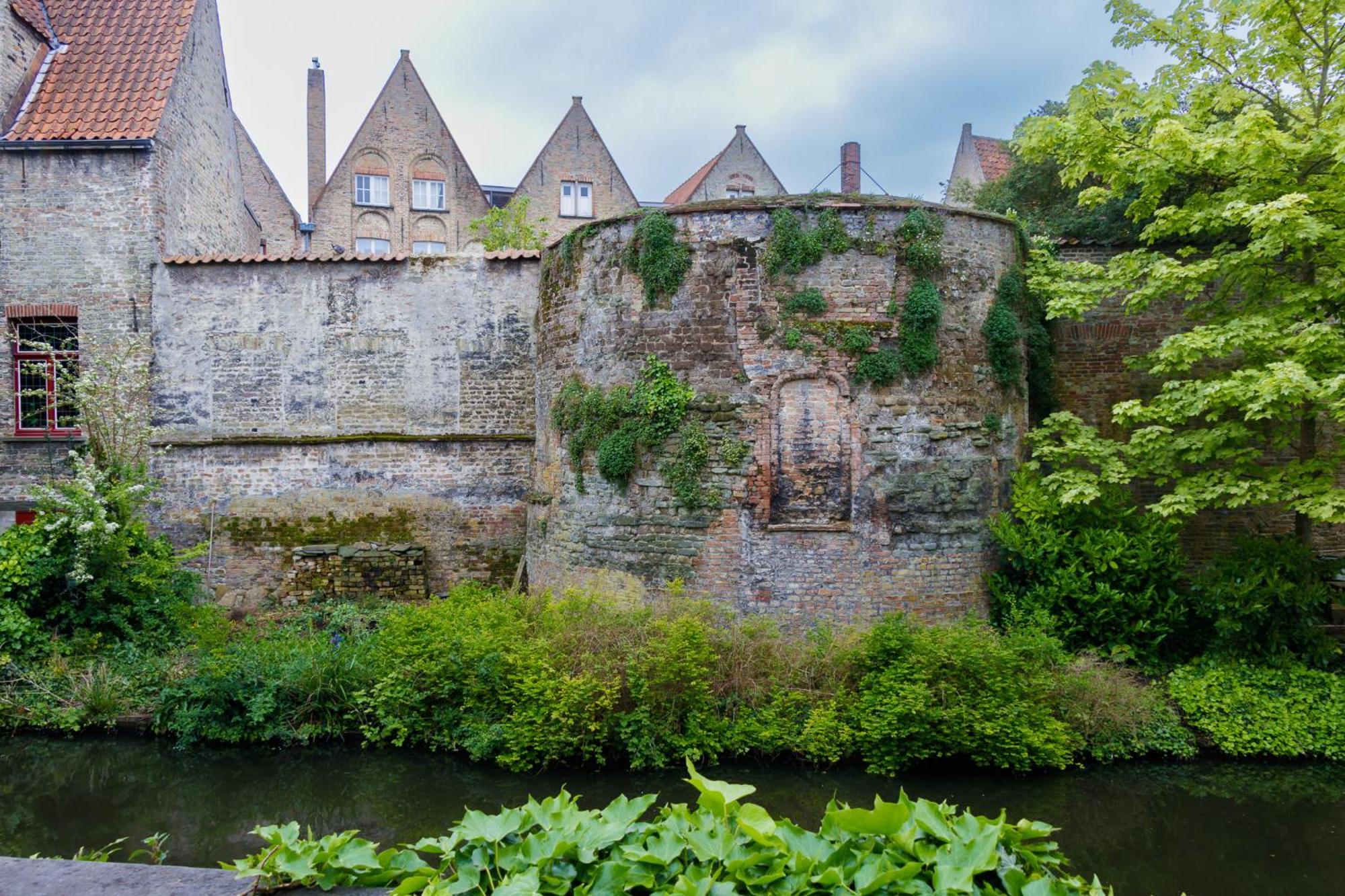 Le Nid Du Prince Brugge Bagian luar foto